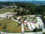 Blick auf den Himmelsgarten, oben rechts der Eingang der "Himmelsleiter"